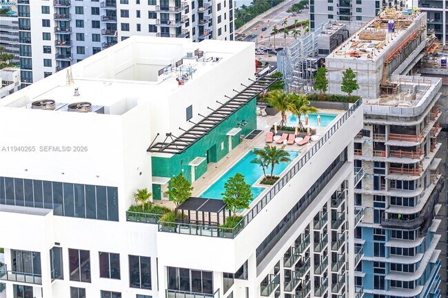 Building Photo - 11 NE 6th St