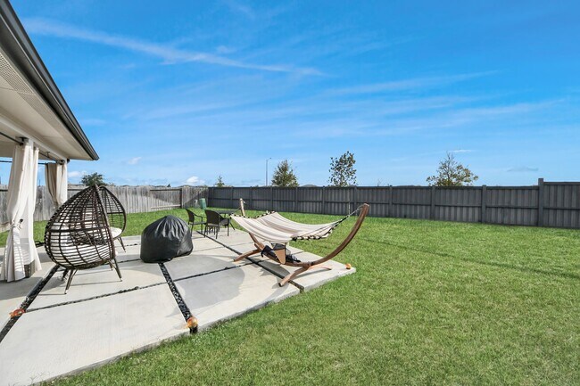 Building Photo - 202 Serena Pk Ln