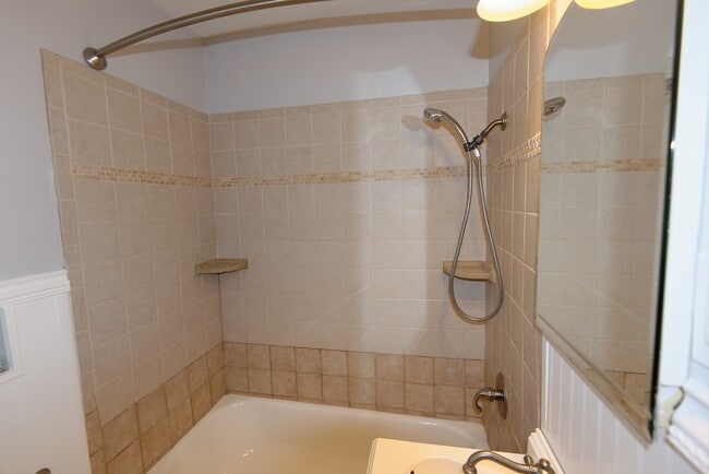 Building Photo - 2109 Forest Cir