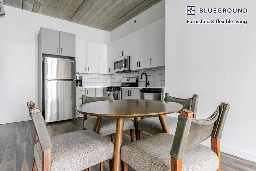 Building Photo - 61 W Erie St