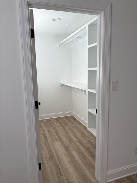 Master bedroom closet - 74 Luke Ct