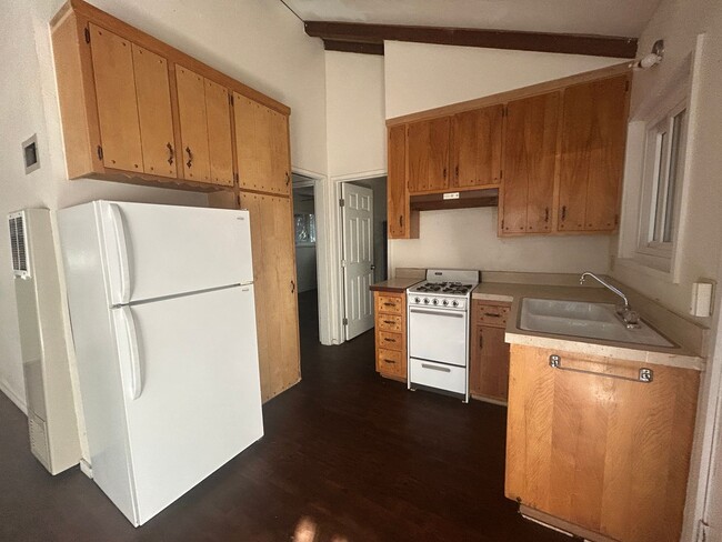 Building Photo - 23796 Skyland Dr
