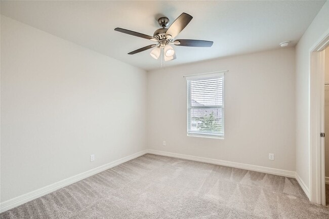 Building Photo - Home in Weston Oaks! $250 off of the first...