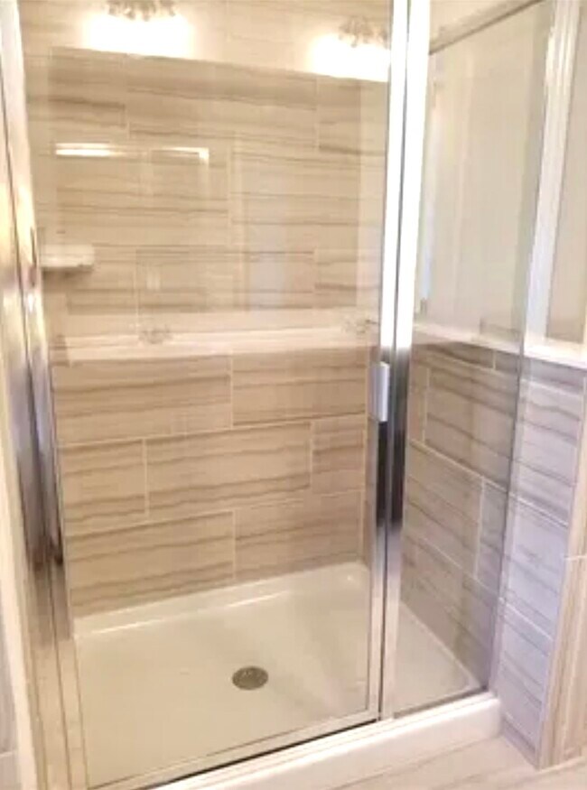 Building Photo - 2705 Kemp Ct