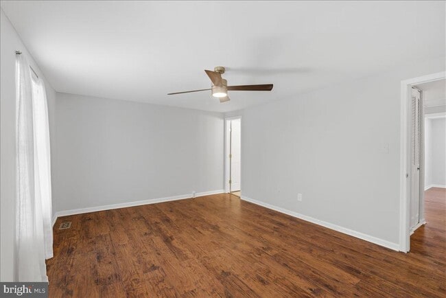 Building Photo - 1490 Autumn Ridge Cir