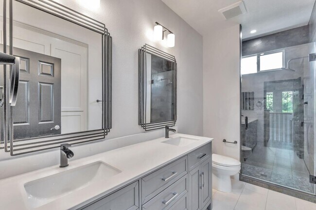 Building Photo - 7531 Edinburgh Way