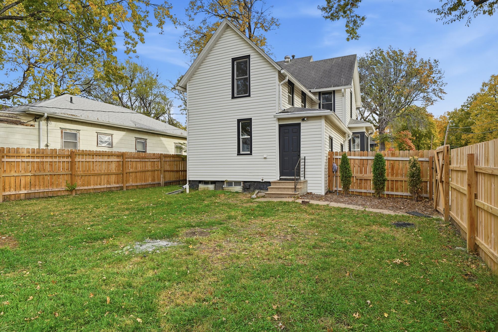 Building Photo - 245 S 28th St