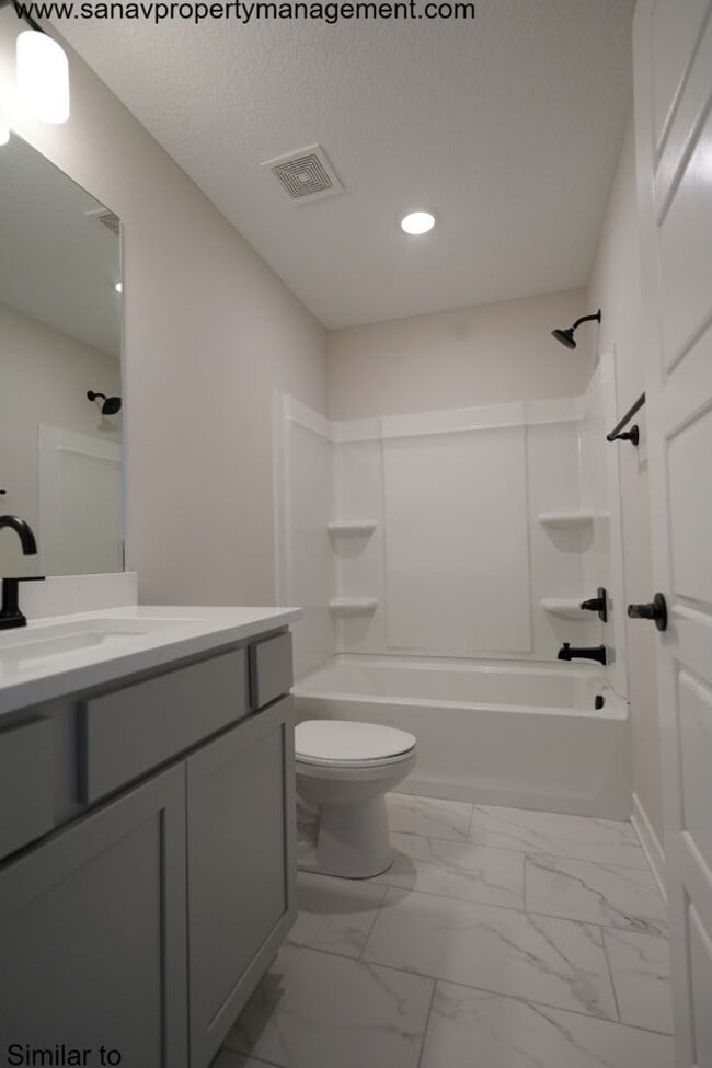 Building Photo - "Seize the Dream: Contemporary Comfort in West Des Moines including HOA "