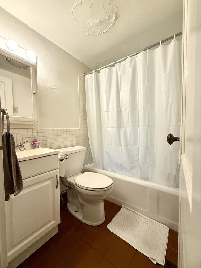 Building Photo - 2 Bedroom Avail August 2026 in Prospect Hills! $1,400 Monthly