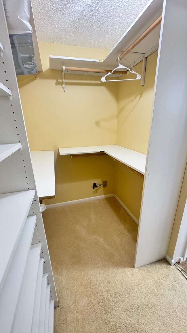 Building Photo - 6049 Balboa Cir