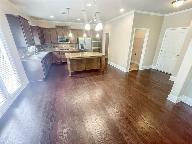 Building Photo - 5840 Zelkova Dr