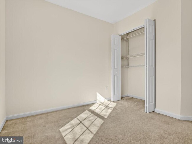 Building Photo - 3844 Koval Ln