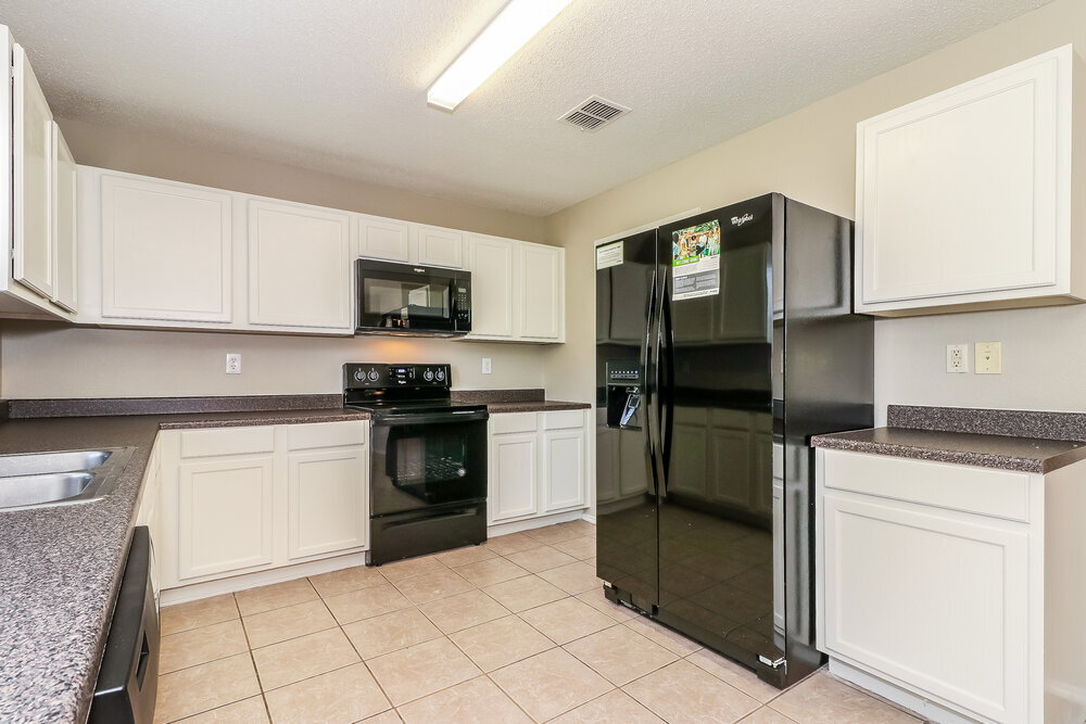 Building Photo - 8728 Polo Dr
