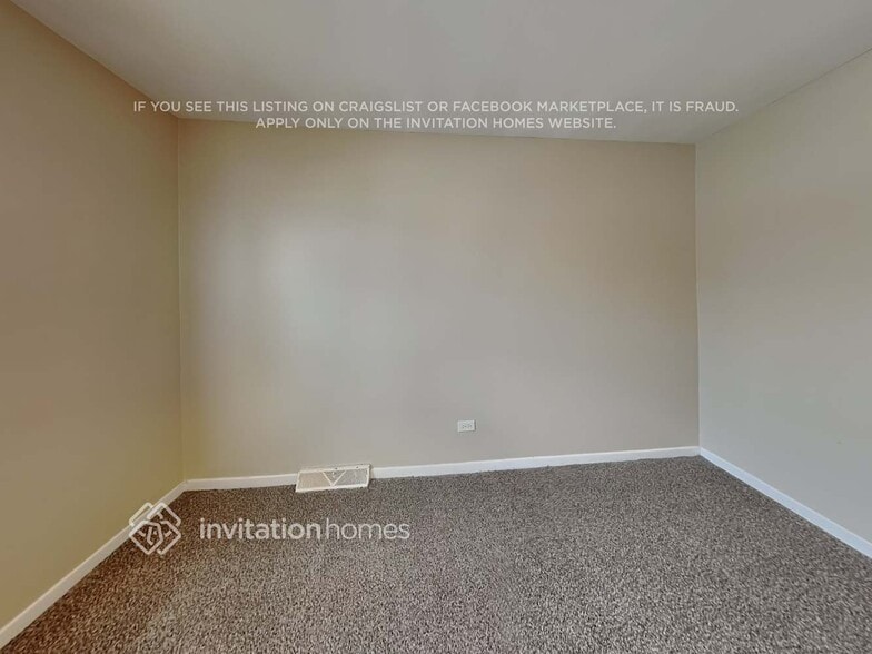 Building Photo - 240 Hale St