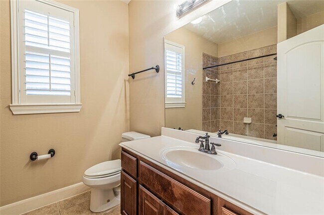 Building Photo - 5114 E Jerad Dr