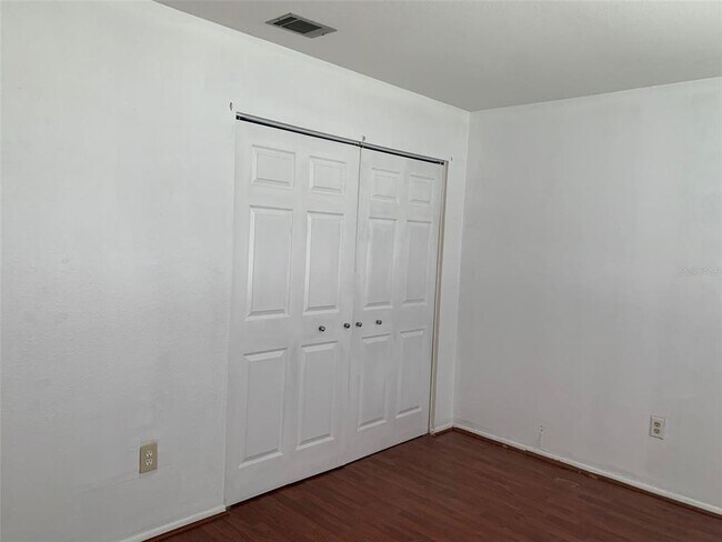 Building Photo - 18356 Robinson Ave