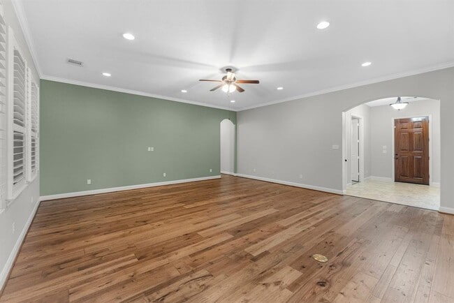 Building Photo - 4857 Dutton Lake Dr