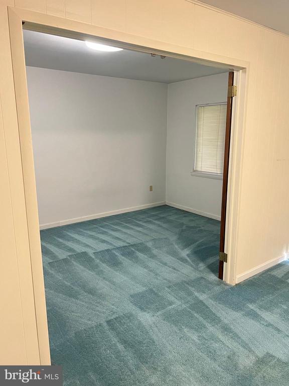 Building Photo - 2040 Golf Course Dr