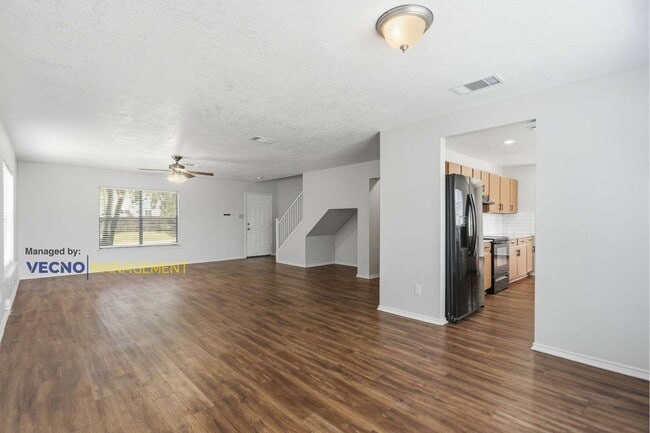 Building Photo - 8138 Elktree Pass