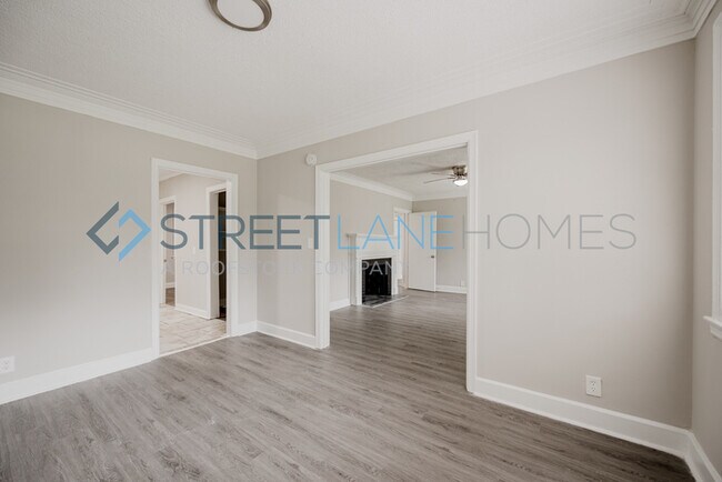 Building Photo - Charming 4 Bedroom in Columbus!
