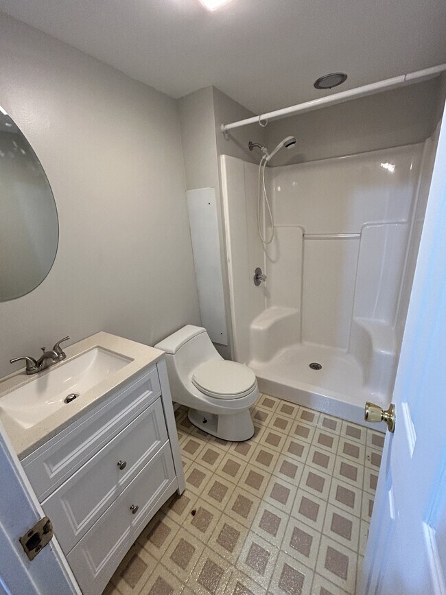 Building Photo - 2803 Willowpark Dr