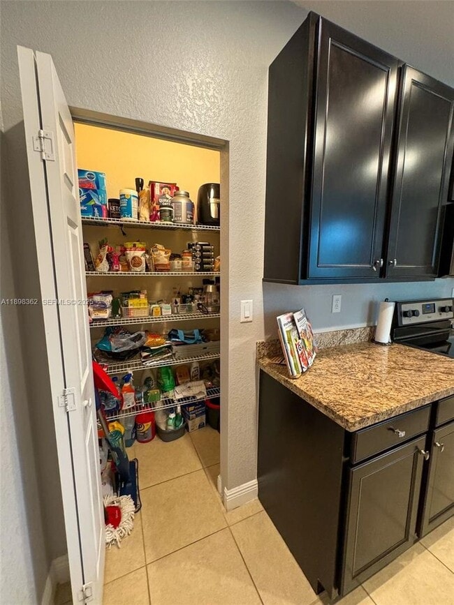 Building Photo - 1006 SW 147th Ave