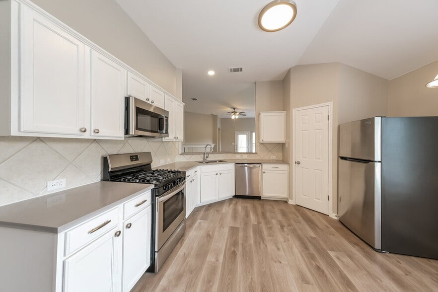 Building Photo - 200 N Crossing Trail