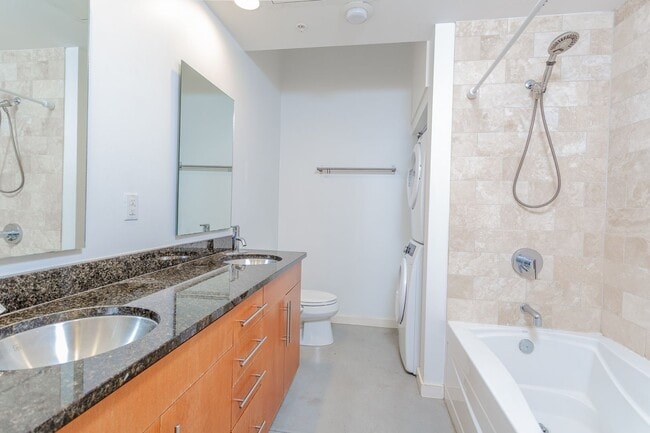 Building Photo - 2235 E 6th St