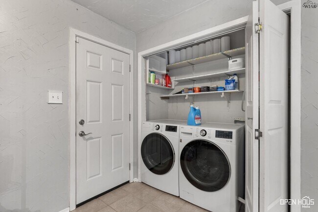 Building Photo - 4906 Colleen Dr