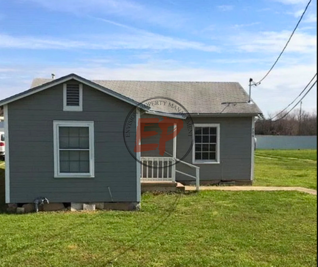 Primary Photo - 706 Robinson Dr