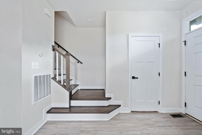 Building Photo - 1328 Trestle Dr