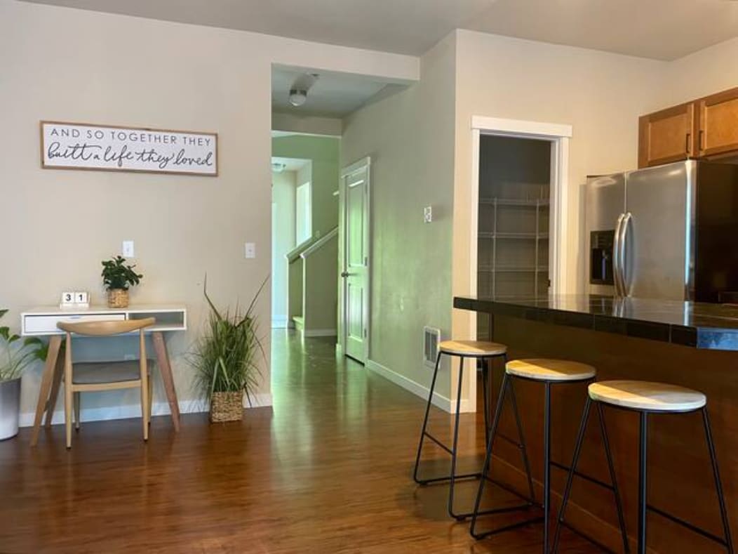 Building Photo - 3669 Reagan Ave