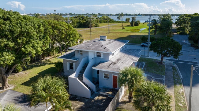 Building Photo - 5701 N Flagler Dr