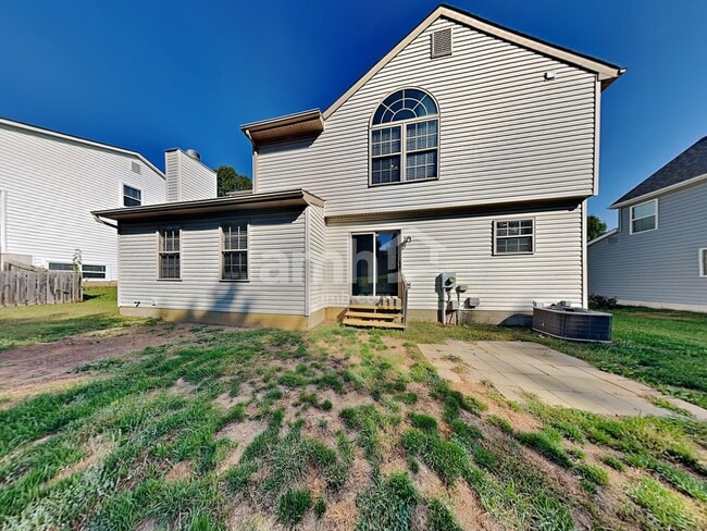 Building Photo - 516 Longview St