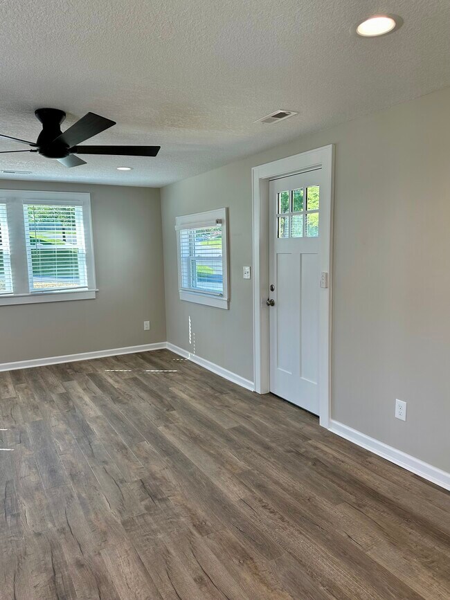 Recessed dimmable lighting - 2304 Belle Ave NE