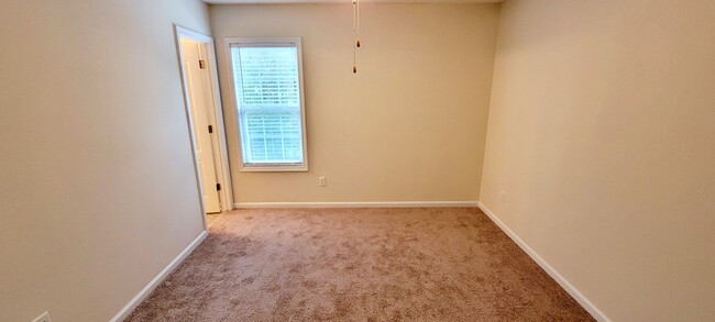 Building Photo - Two Bedroom Two and Half Bath Townhome