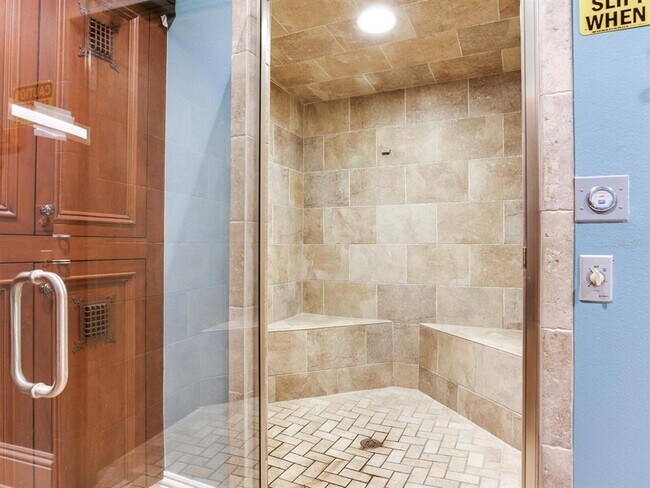 Building Photo - 4201 Bayshore Blvd