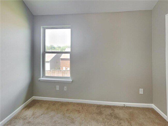 Building Photo - 5885 San Gabriel Ln