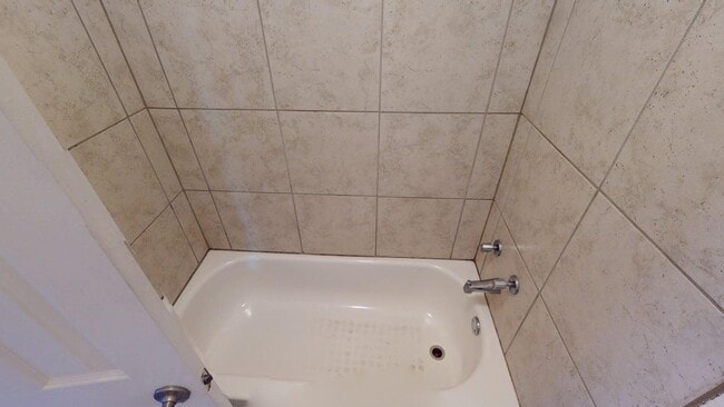 Building Photo - 948 Los Lovatos Rd