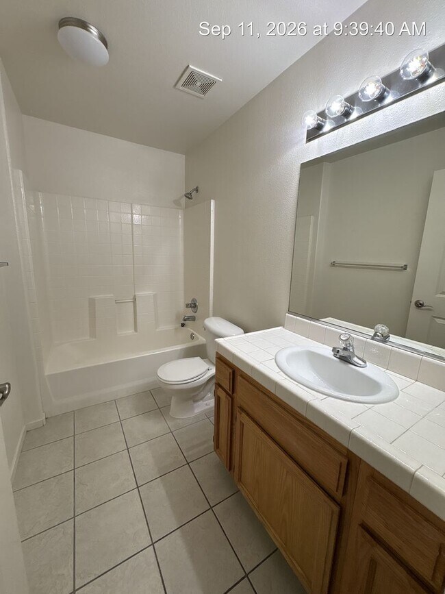 Building Photo - 2509-2511 West Lark & 2909-2911 North Zachary