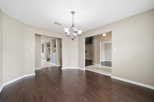 Building Photo - 2490 Pepper Dr