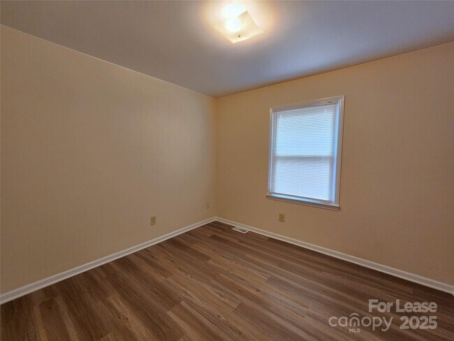 Building Photo - 1407 Browdis Ave