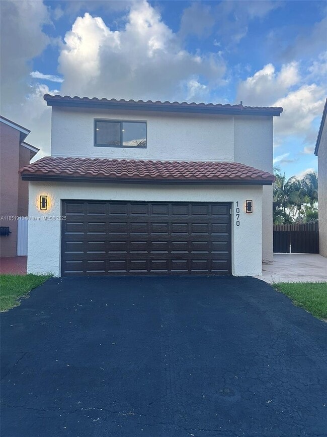 Building Photo - 1070 SW 135th Pl