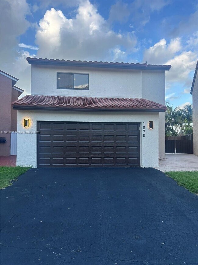 Primary Photo - 1070 SW 135th Pl