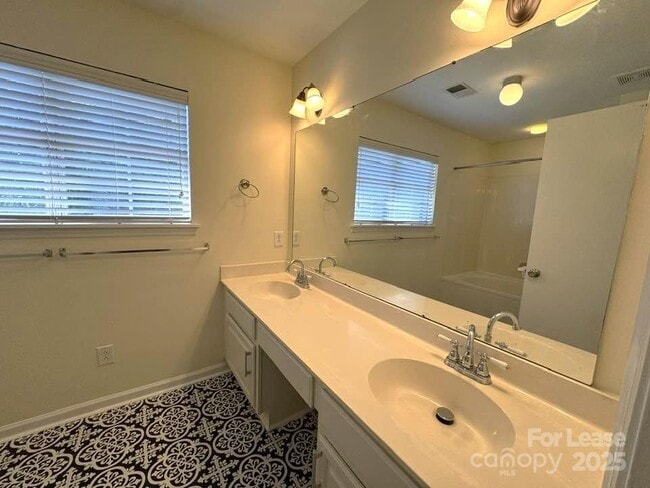 Building Photo - 9037 Castlebay Dr