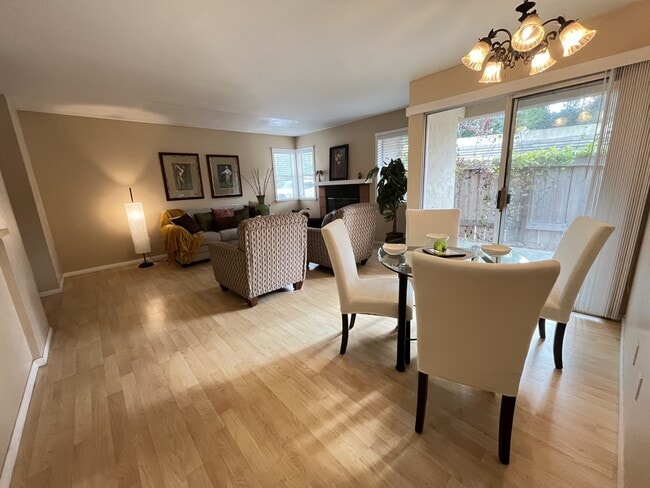 Building Photo - 2920 Luciernaga St