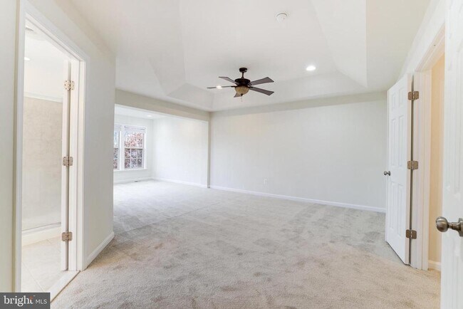 Building Photo - 42639 Chisholm Dr