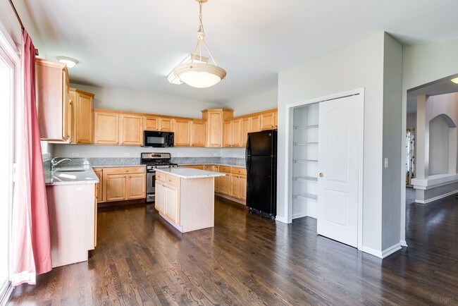Building Photo - 954 Campbell Dr
