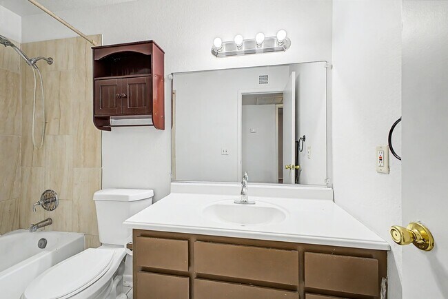 Building Photo - 2931 E Beck Ln