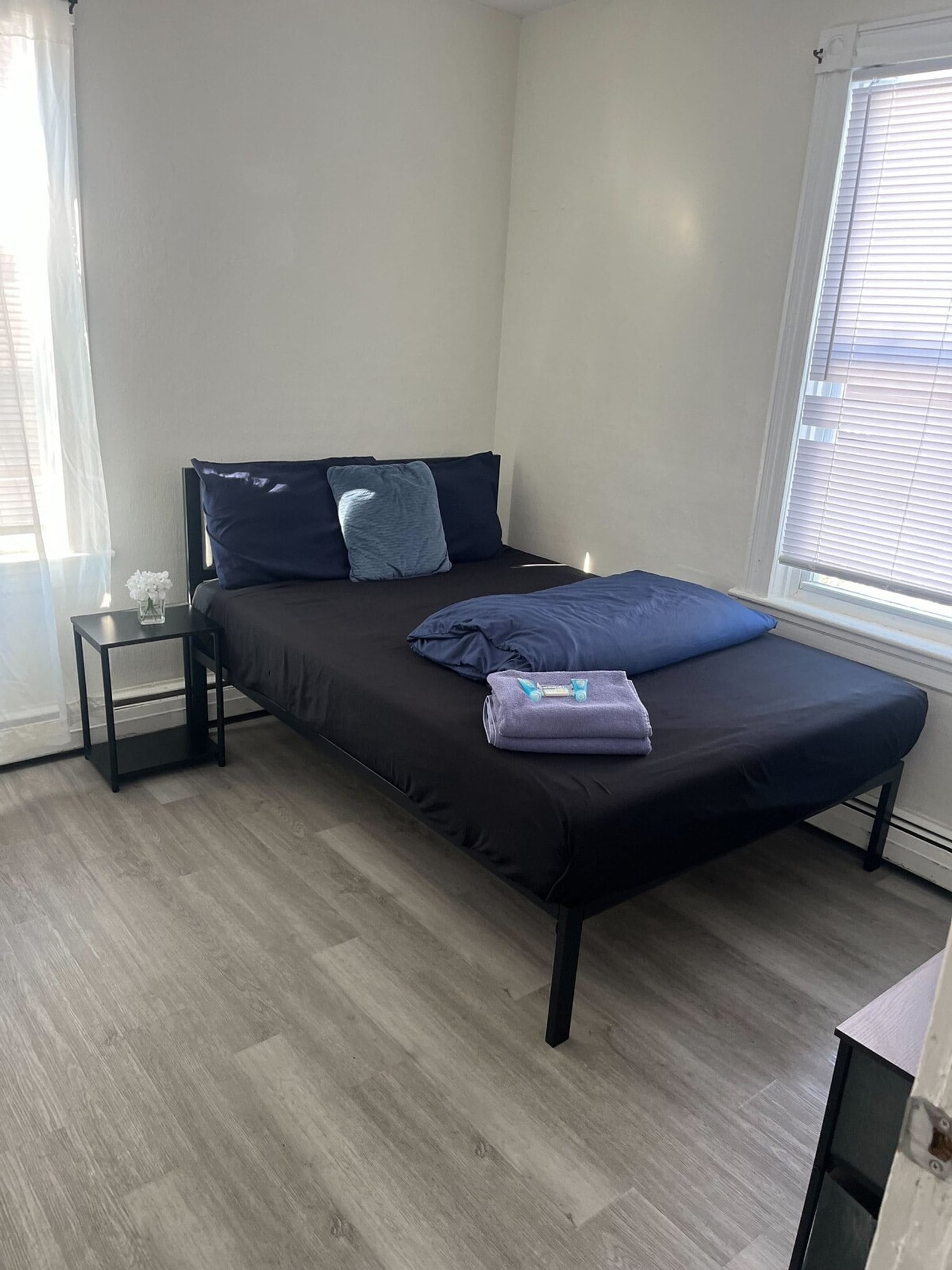 Building Photo - 25 Stevens St